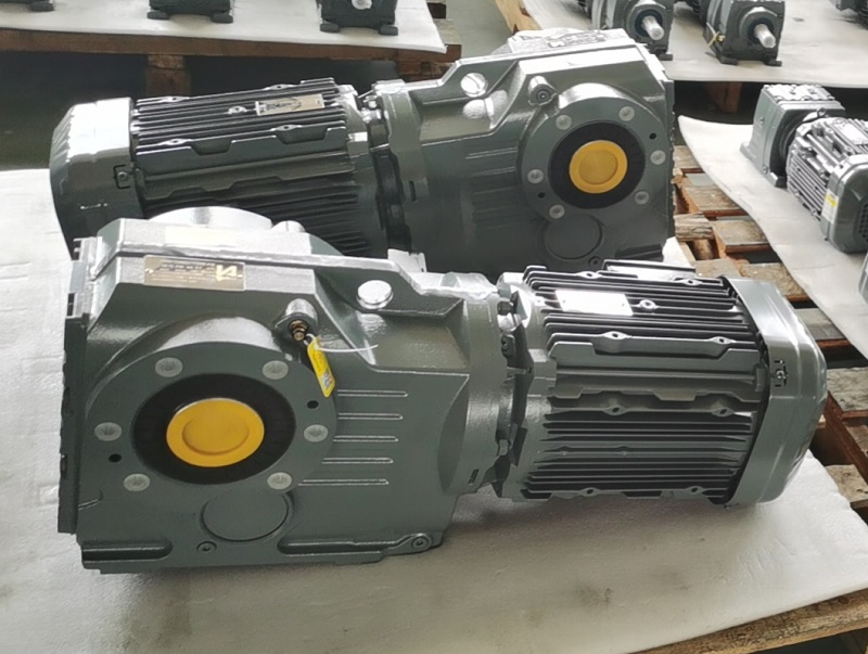 PP板材生產線減速機,K47轉角減速電機,KA47DRS90M4減速器.jpg